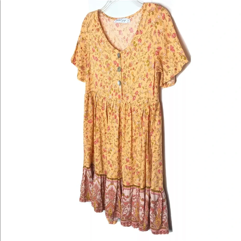 Petal + Pup Febe short sleeve floral dress with a ruffle hem 
Size Small - Picture 3 of 8